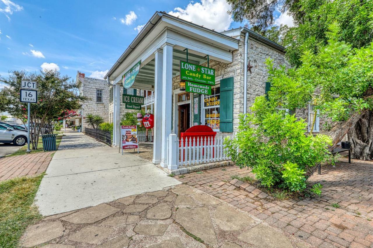 Eden's Gate Villa Fredericksburg Buitenkant foto