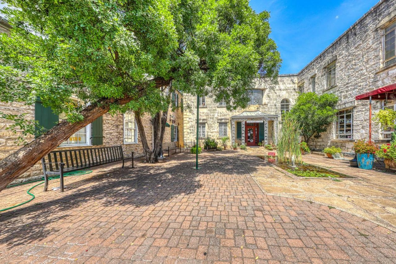 Eden's Gate Villa Fredericksburg Buitenkant foto