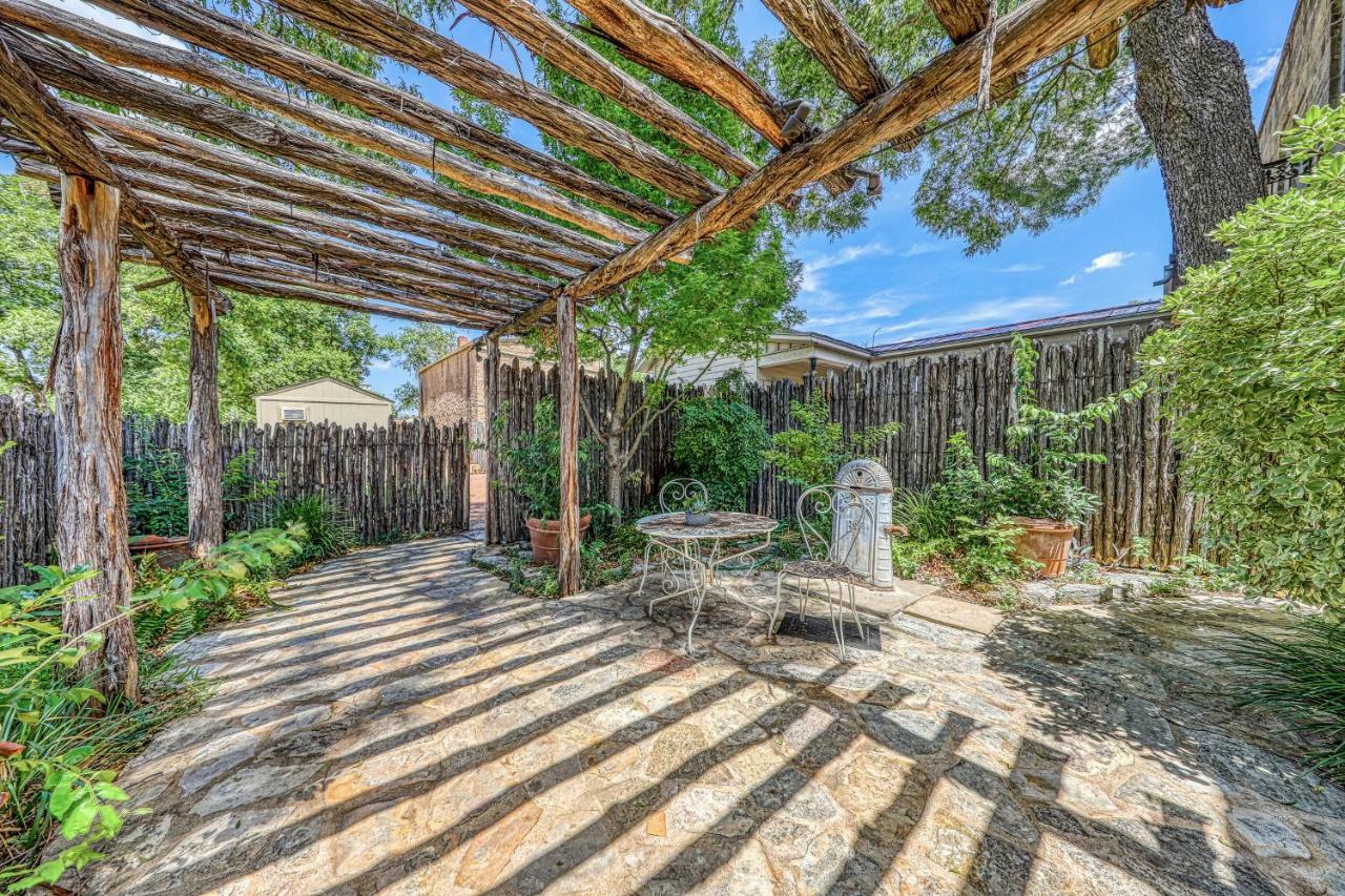 Eden's Gate Villa Fredericksburg Buitenkant foto